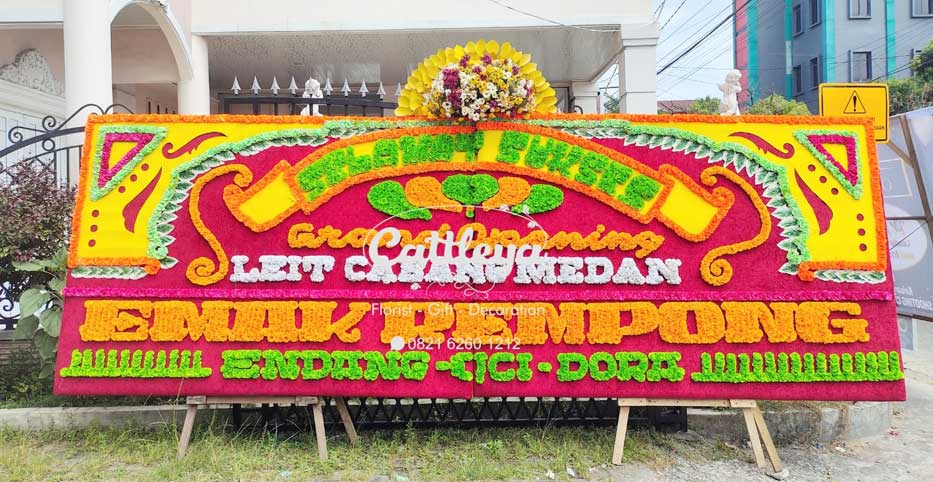 papan bunga gandeng 1 mahkota bunga segar