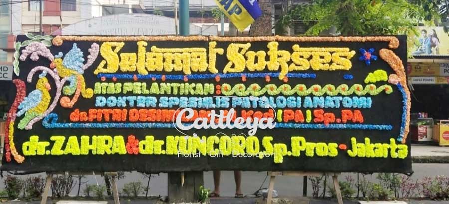 bunga papan Medan selamat sukses