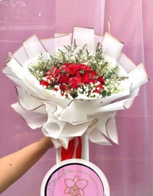 buket bunga mawar merah