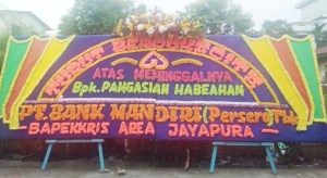 Papan Bunga Gandeng 1 Mahkota Bunga Segar